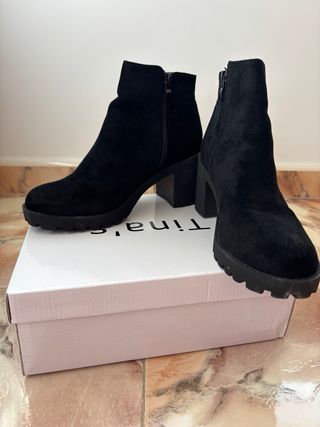 Botines negros de mujer con cremallera