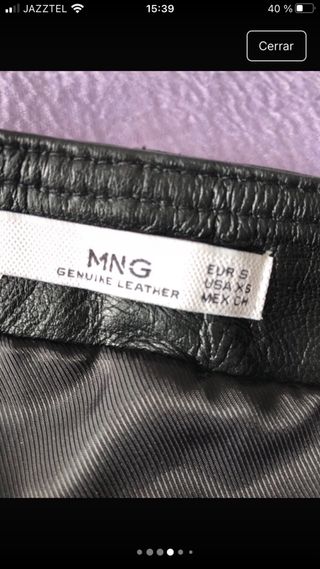 Falda de piel negra con cremallera