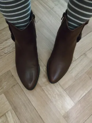 Botines de tacón marrones