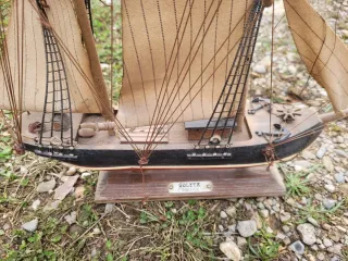 Reproducción barco de madera