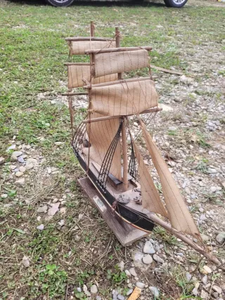 Reproducción barco de madera