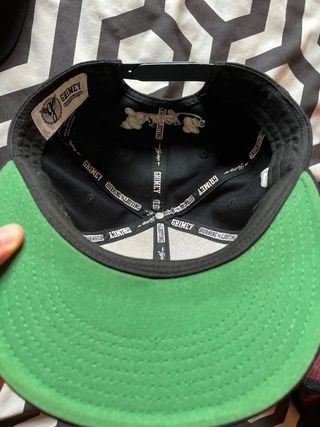 Gorra Grimey Negra con Logo 'g' Alado