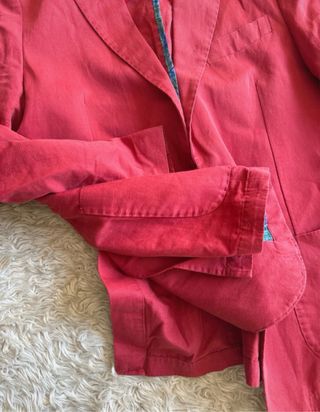 Americana roja hombre