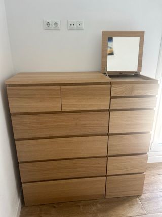 Comoda de Ikea MALM color madera