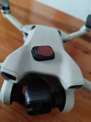 DJI Mini 3 Drone con Mando y 2 Baterías