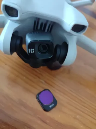 DJI Mini 3 Drone con Mando y 2 Baterías
