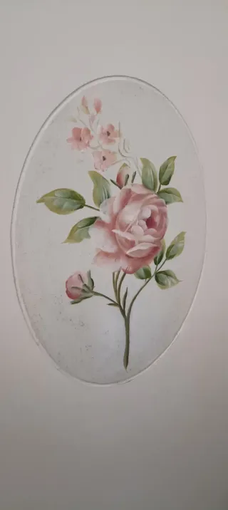 Armario de madera con diseño floral #cottage