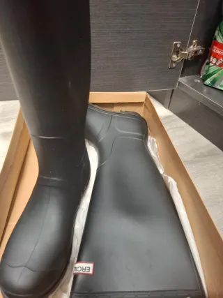 Botas de goma negras talla 37 usadas 1 vez