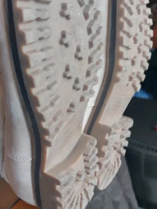 Scarponcini beige con interno foderato