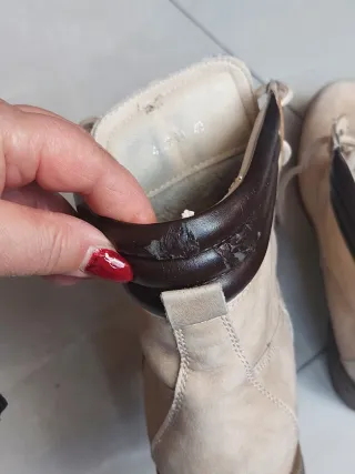 Scarponcini beige con interno foderato