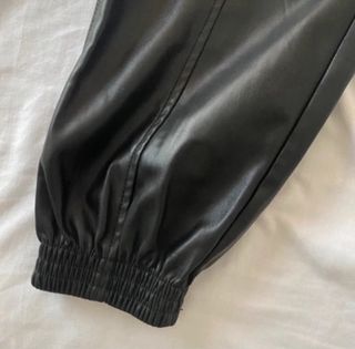 Pantalones de cuero negros
