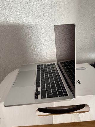 MacBook Pro 13 2020 i5 Touch Bar como nuevo
