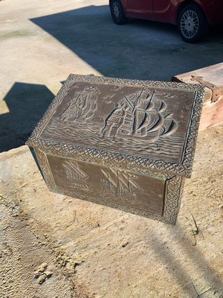 Baule vintage con lastre in rame bellissimo