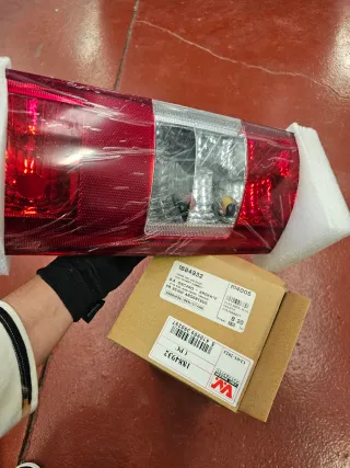 Piloto Trasero Ford 1884932