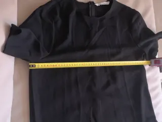 Vestido negro de entretiempo, Midi