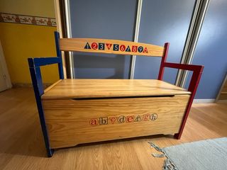 Baúl de madera diseñado