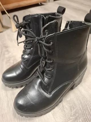 Botines de tacón negros