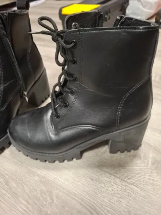 Botines de tacón negros