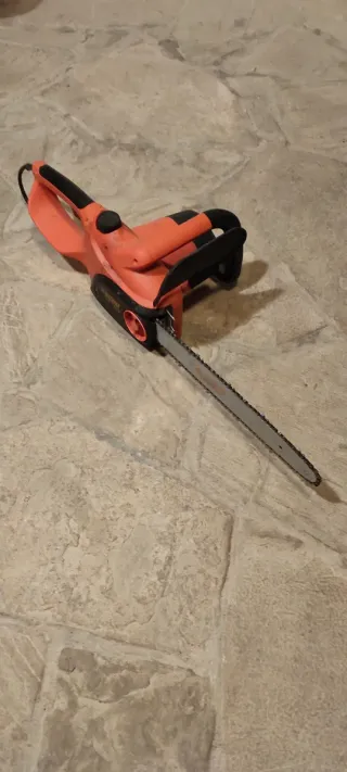 Motosierra eléctrica KSE 2400