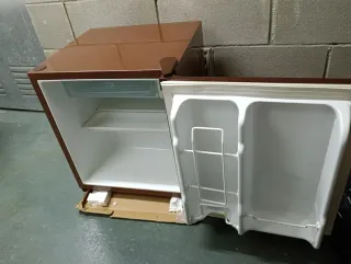 Mini Nevera LG Marrón