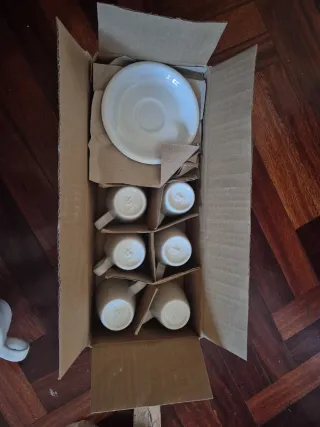 SOLO: Juego de tazas de porcelana