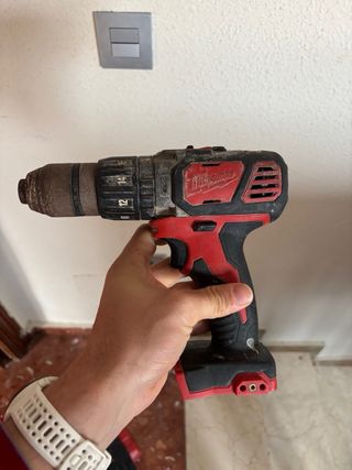 Taladro percutor Milwaukee M18 BPD