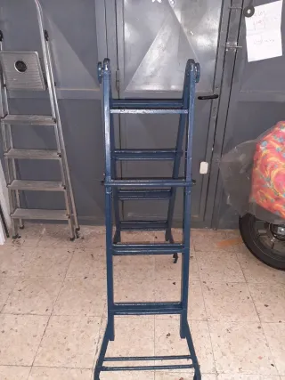 Escalera extensible gris