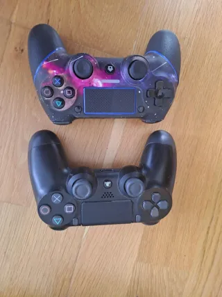 PS4 + 2 Mandos + F1 23