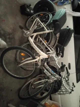 Bicicletas de paseo blancas
