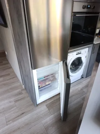 Nevera combi plateada