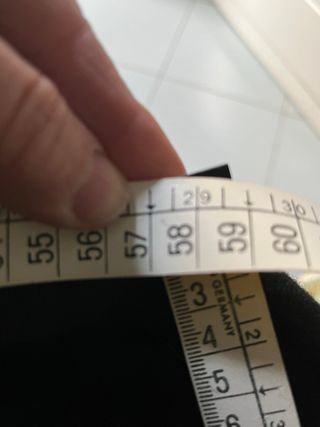 Cappello nero donna con dettaglio