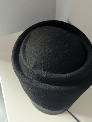 Cappello nero donna con dettaglio