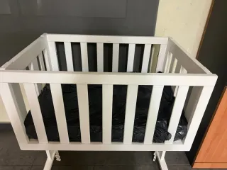 Cuna colecho bebé blanca