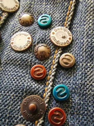 Desigual falda vaquera con abalorios