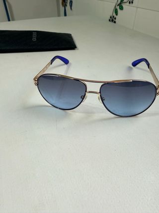 Gafas de sol Guess aviador azul y dorado