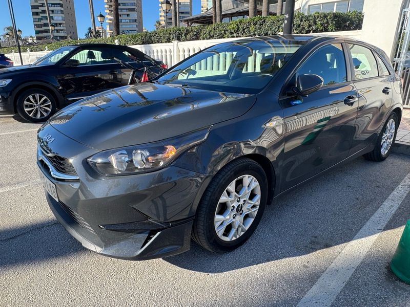 KIA Ceed 2022 - foto 1