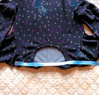 Vestido Mini Estampado Negro Acampanado