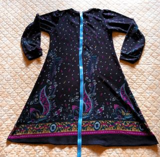 Vestido Mini Estampado Negro Acampanado