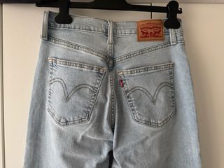 Jeans Levi’s Ribcage Bell originali