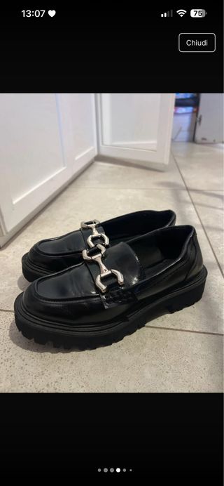 Mocassini neri con fibbia