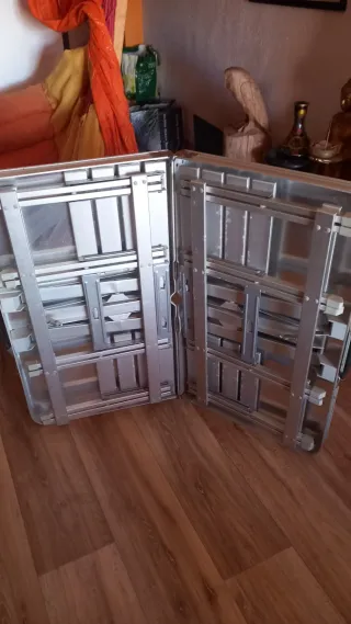 Tavolo da Campeggio Pieghevole da Spiaggia con Sgabelli Inclusi