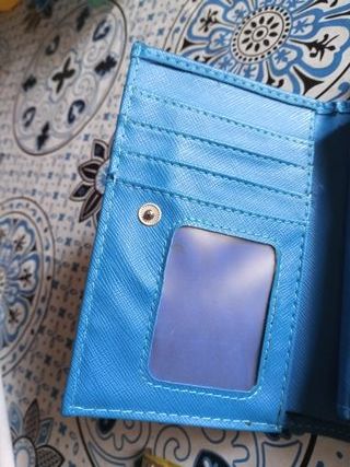 Portafoglio multitasche simpatico in blù