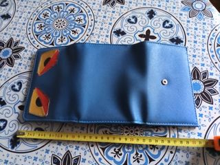 Portafoglio multitasche simpatico in blù