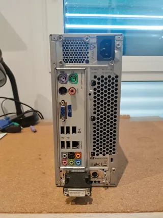 PC retro muy pequeño