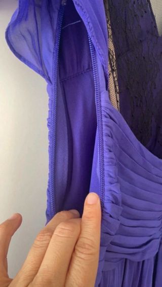 Vestido largo BCBG morado con encaje negro