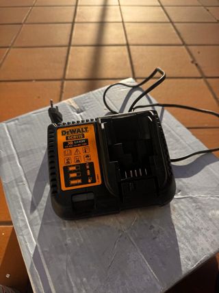 Cargador DeWalt DCB115