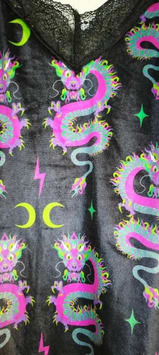 Camiseta Larga Estampado Dragones