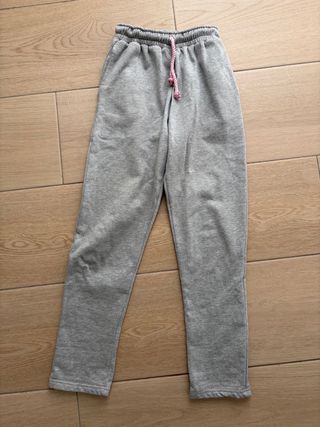 Sudadera y pantalon Syna World Gris con Logo Rosa