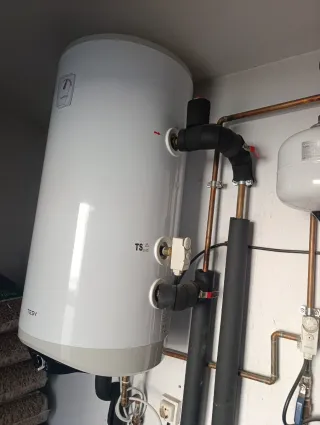 Termo de agua caliente TESY