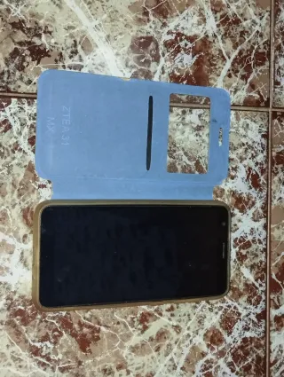 Móvil ZTE A31 Negro + Funda